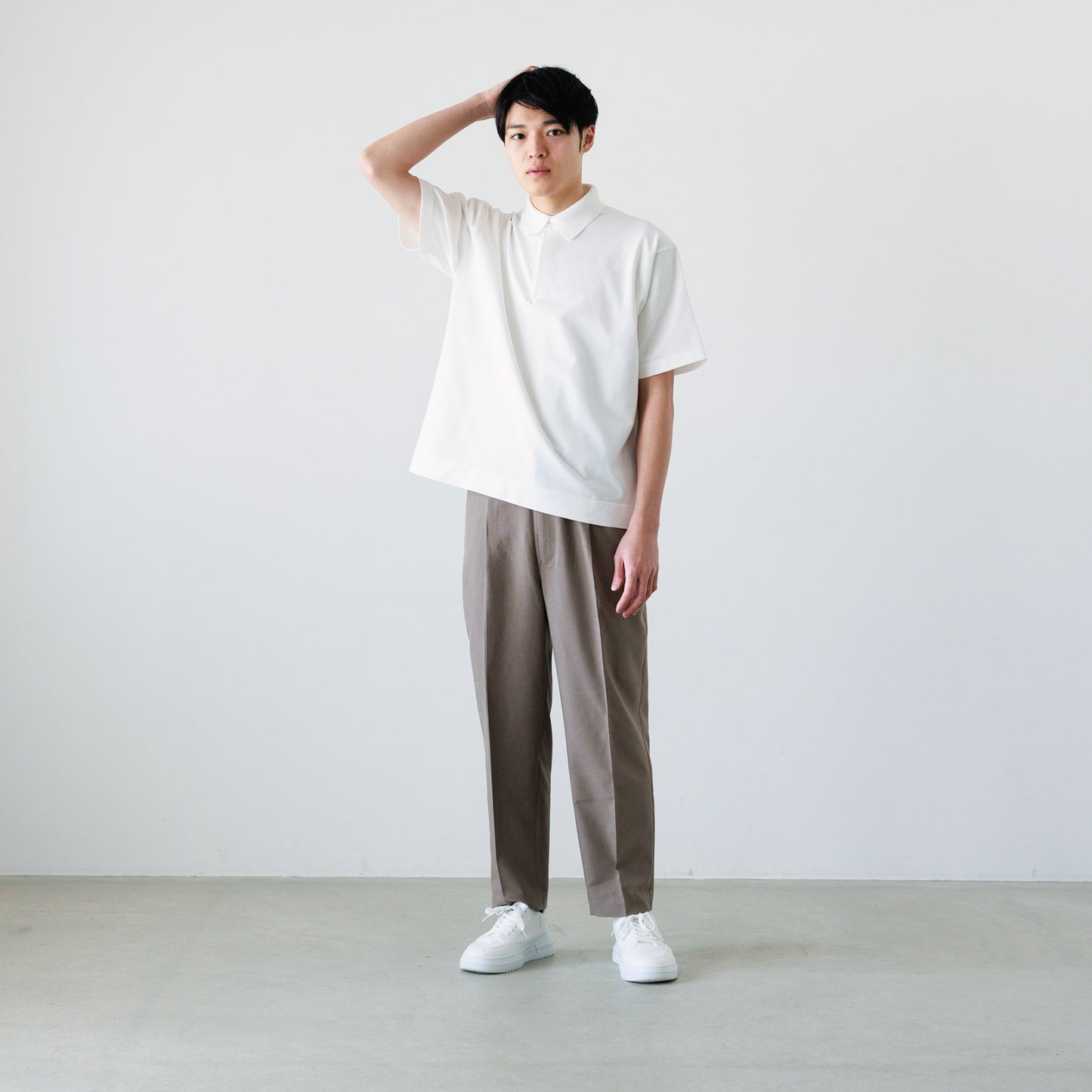 White/モデル:179cm