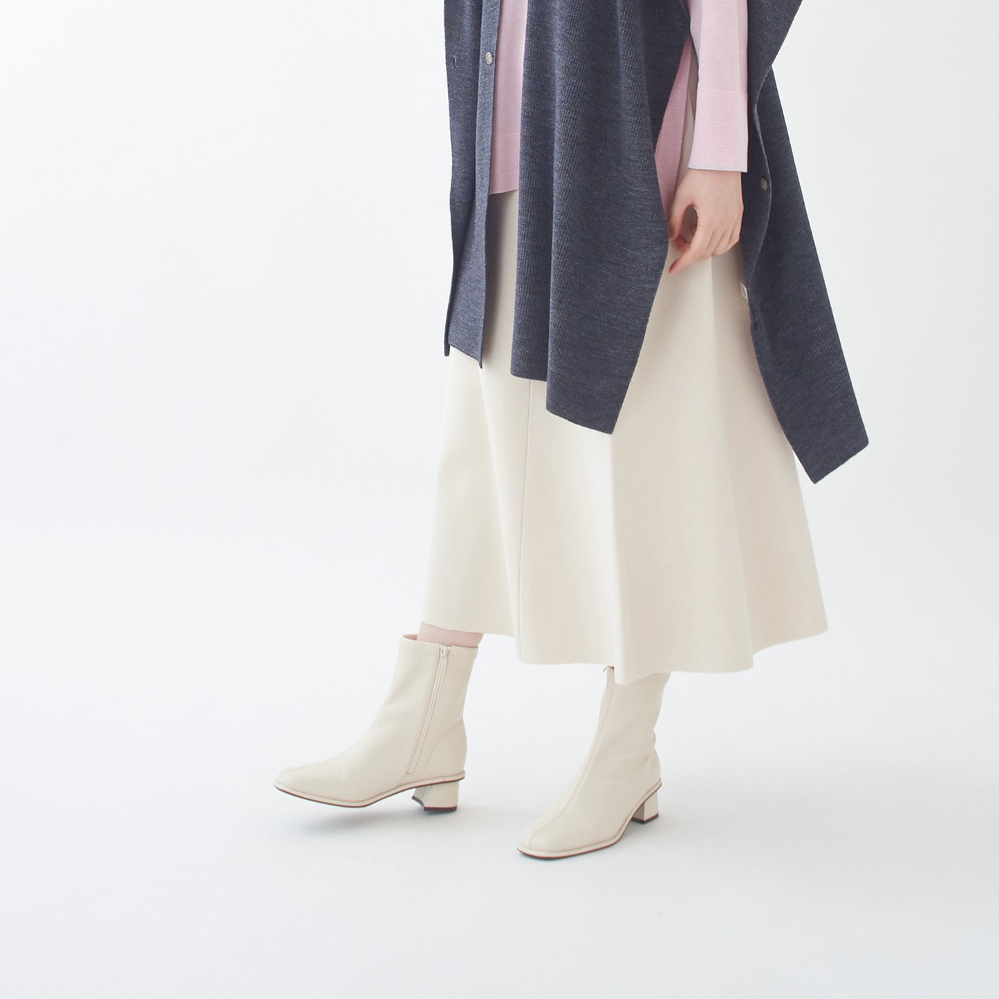 Off White/モデル:165cm