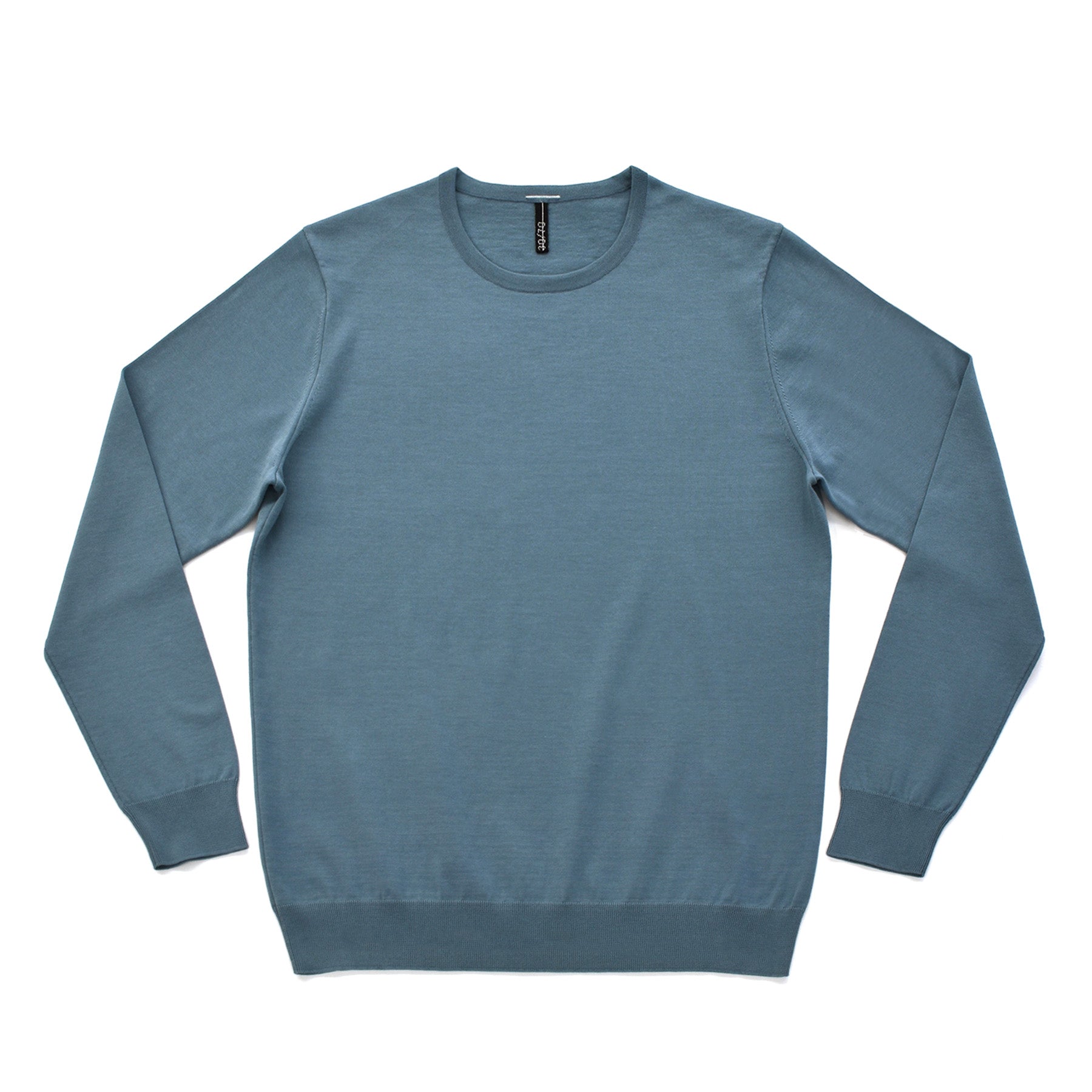 GRAYISH BLUE