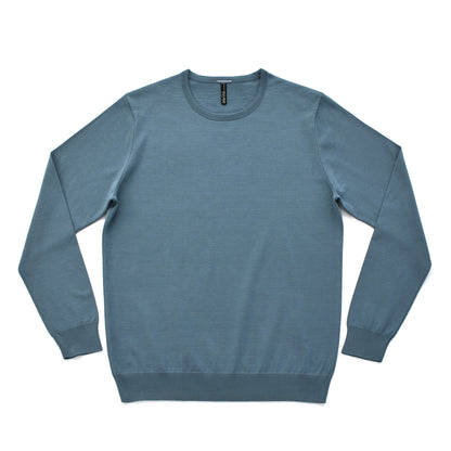 GRAYISH BLUE